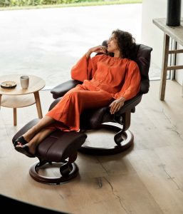 Essential Guide to Living Room Chairs in TX & AZ