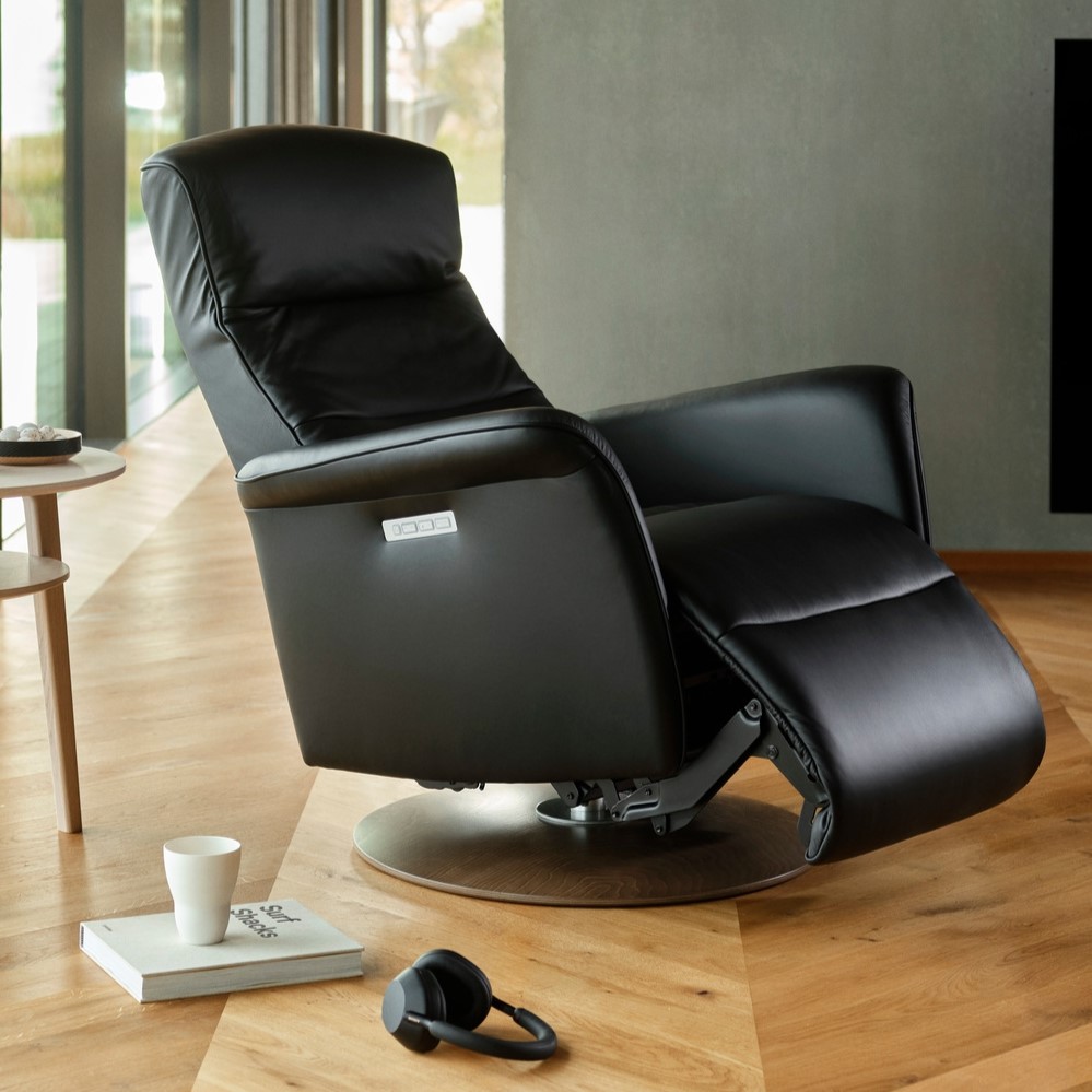 Stressless® Mike power recliner in black Paloma leather