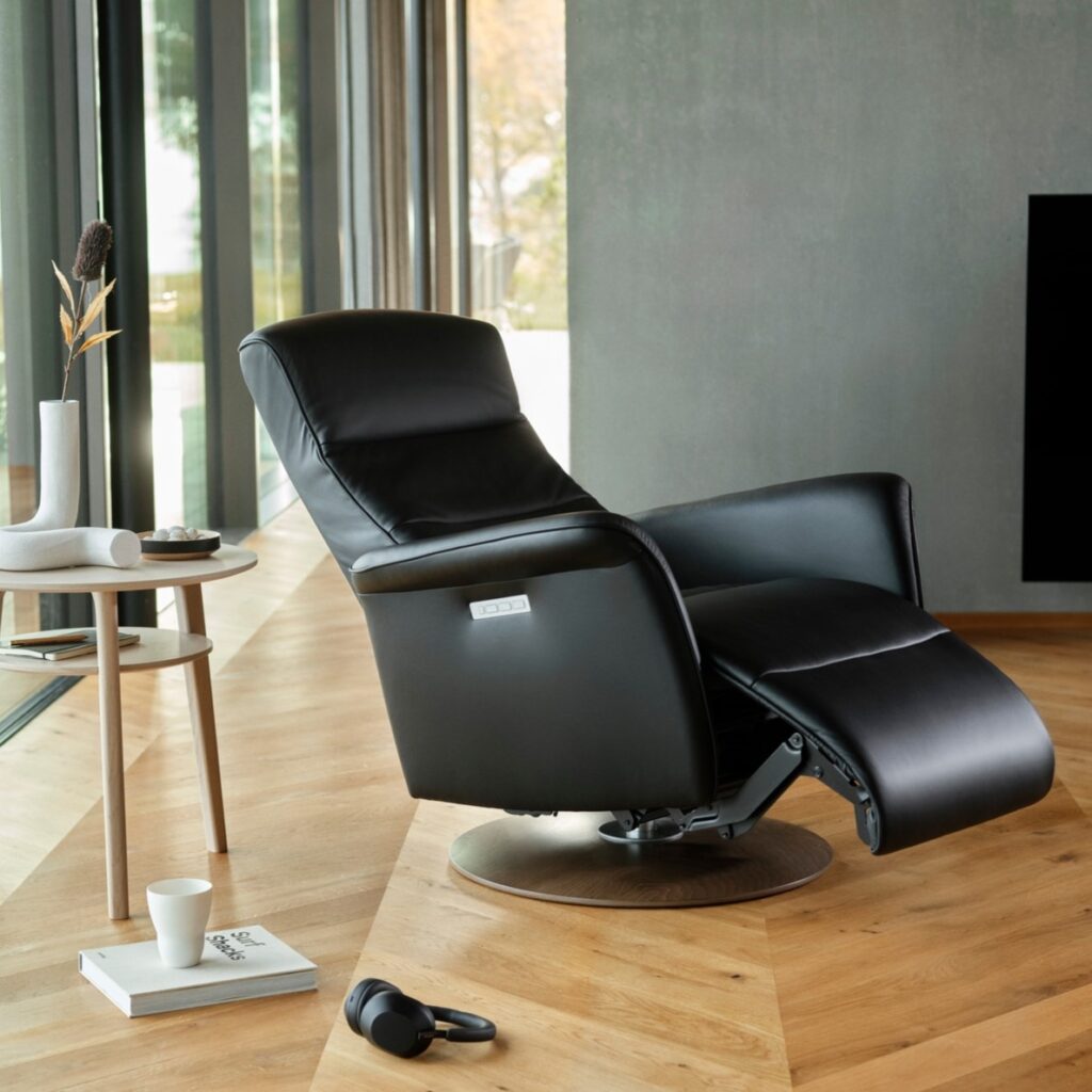 Stressless Mike recliner with black Paloma leather with power recline