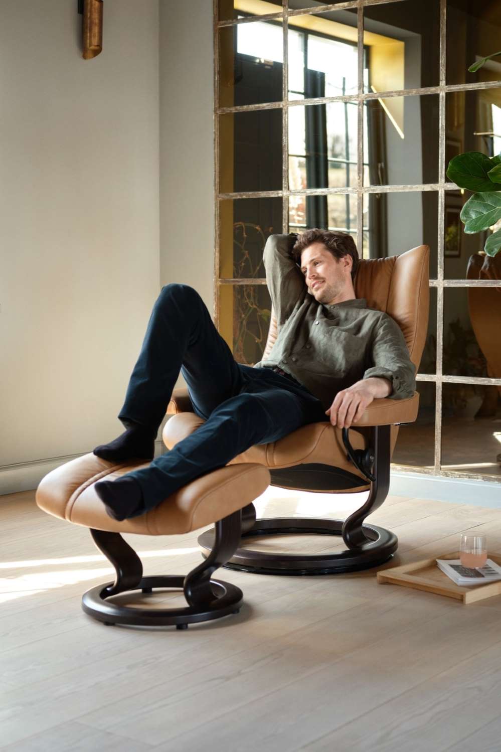 Stressless Wing medium recliner and ottoman with classic base and taupe leather